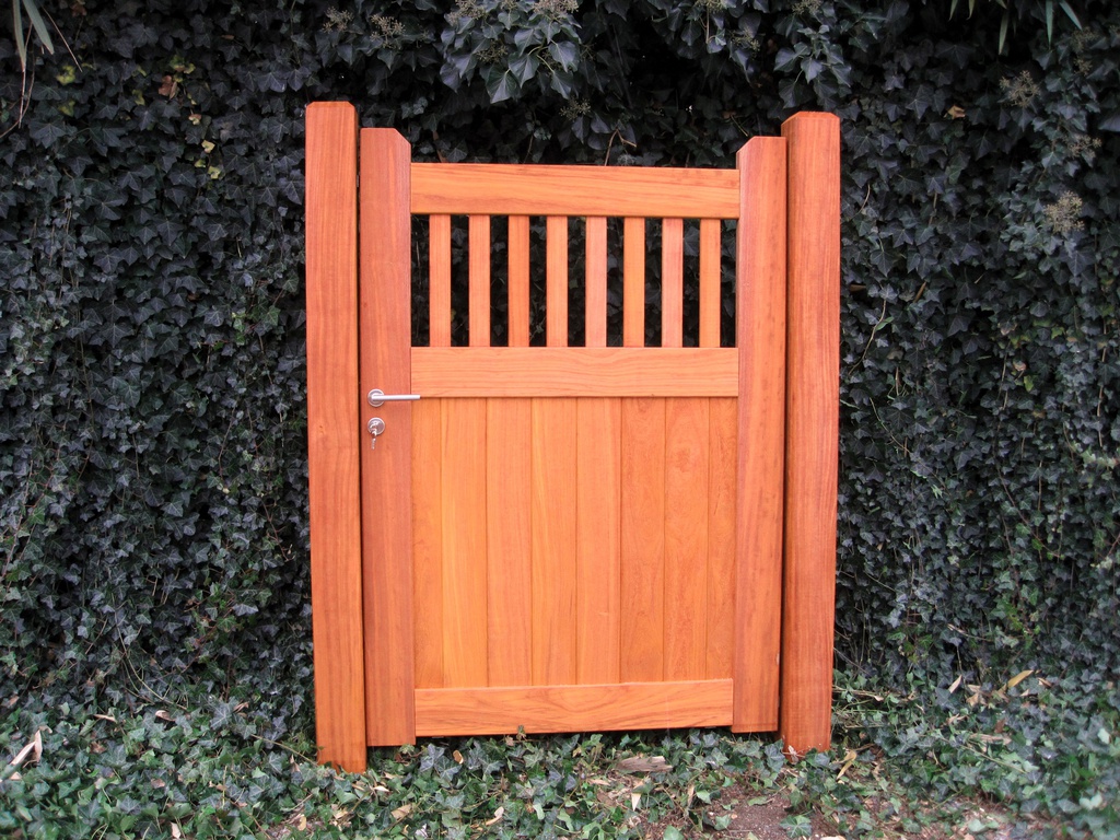 Portail Cambridge padouk H1,80m + serrure